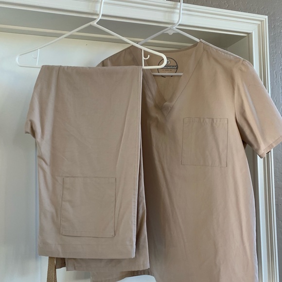 Scrub Set - Picture 2 of 3